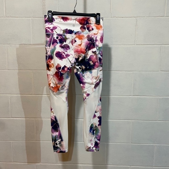 Athleta Women Small White Floral Mudra Capri Leggings Mid RIse with Mesh Windows - Picture 8 of 8